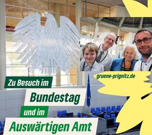 Gruppenfoto der Besuchergruppe im Bundestag